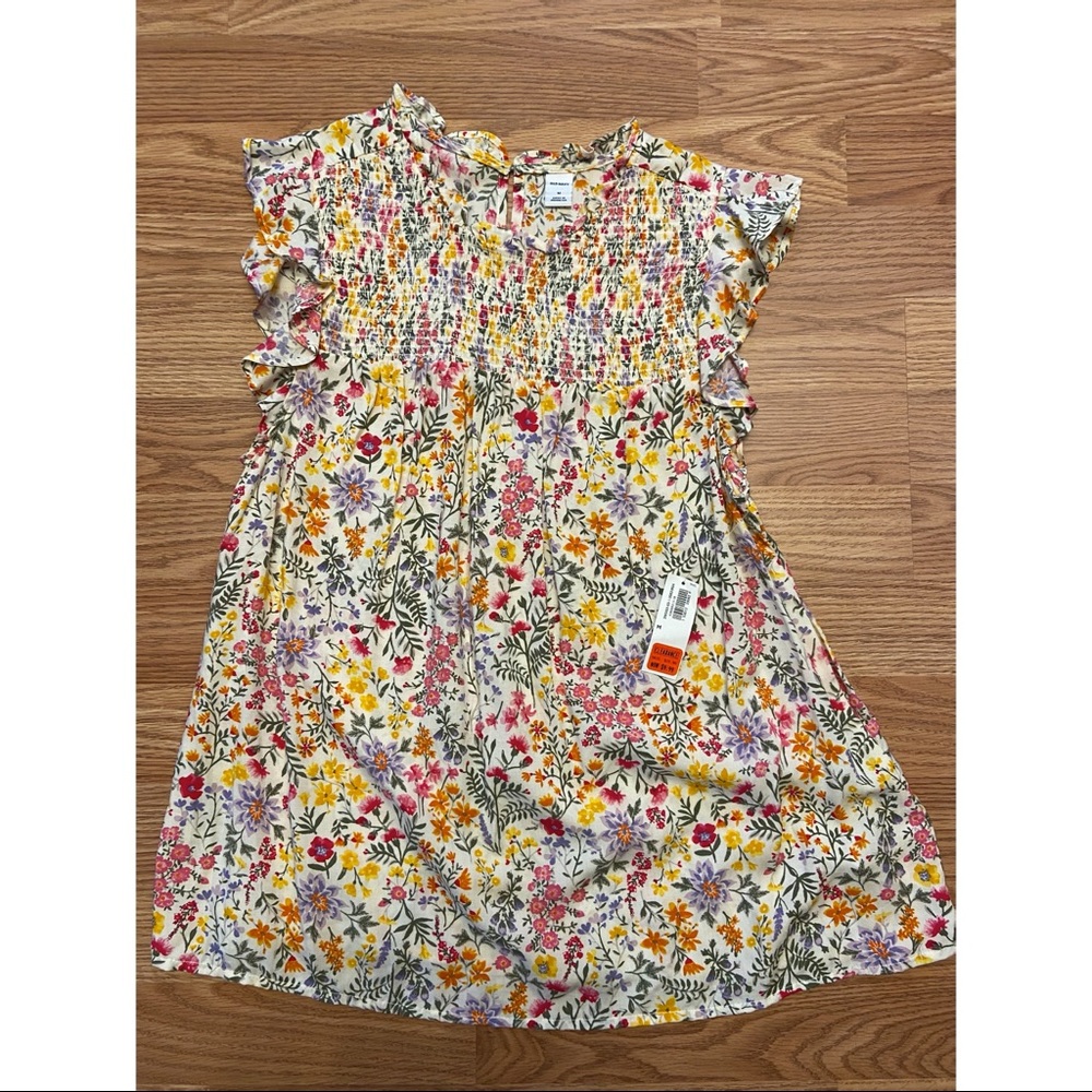 Old Navy Floral Blouse NWT size Medium